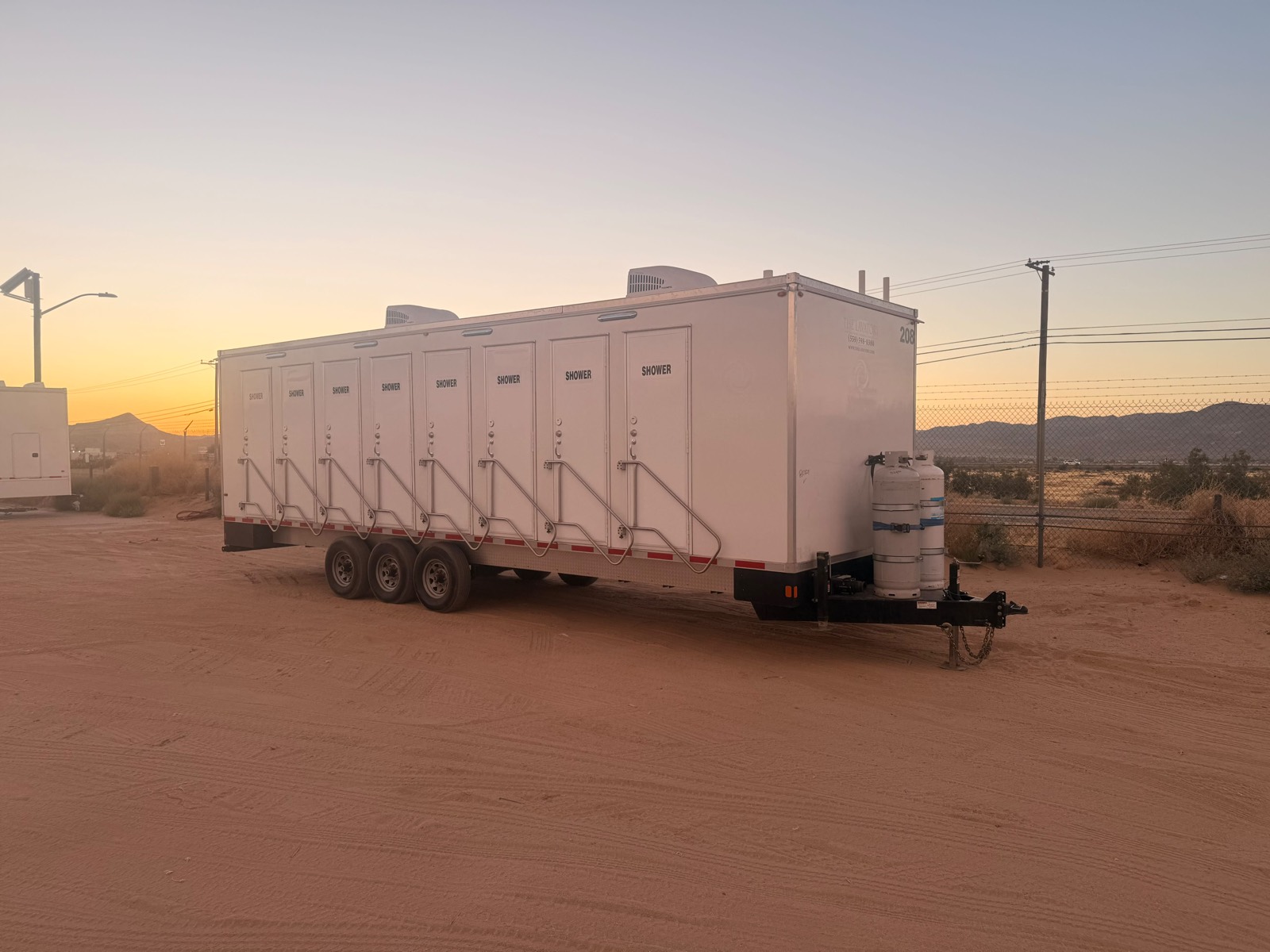 Multi-stall shower trailer